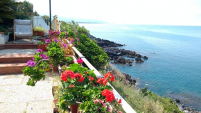 150m2 First line, private entrance to the sea, terrasse, garden ! Scalea